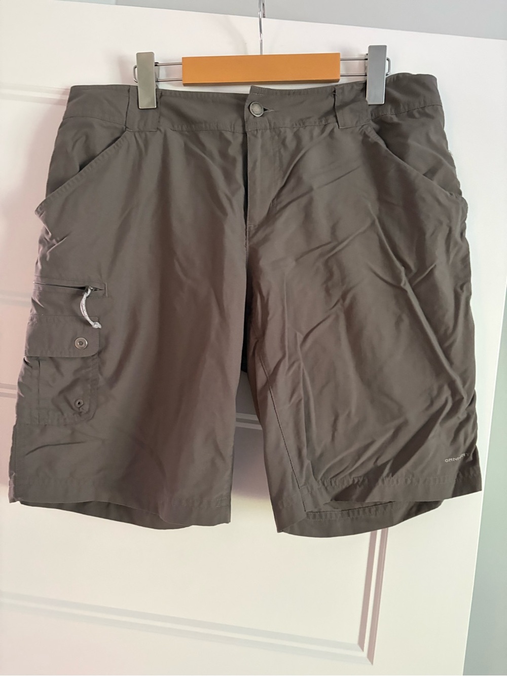 Columbia Women’s Olive Green Outdoor Cargo Shorts